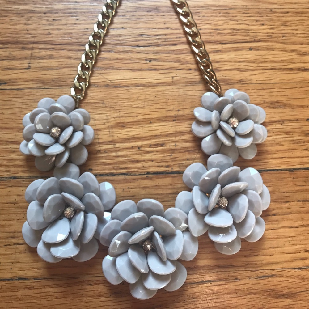 Gray flower necklace